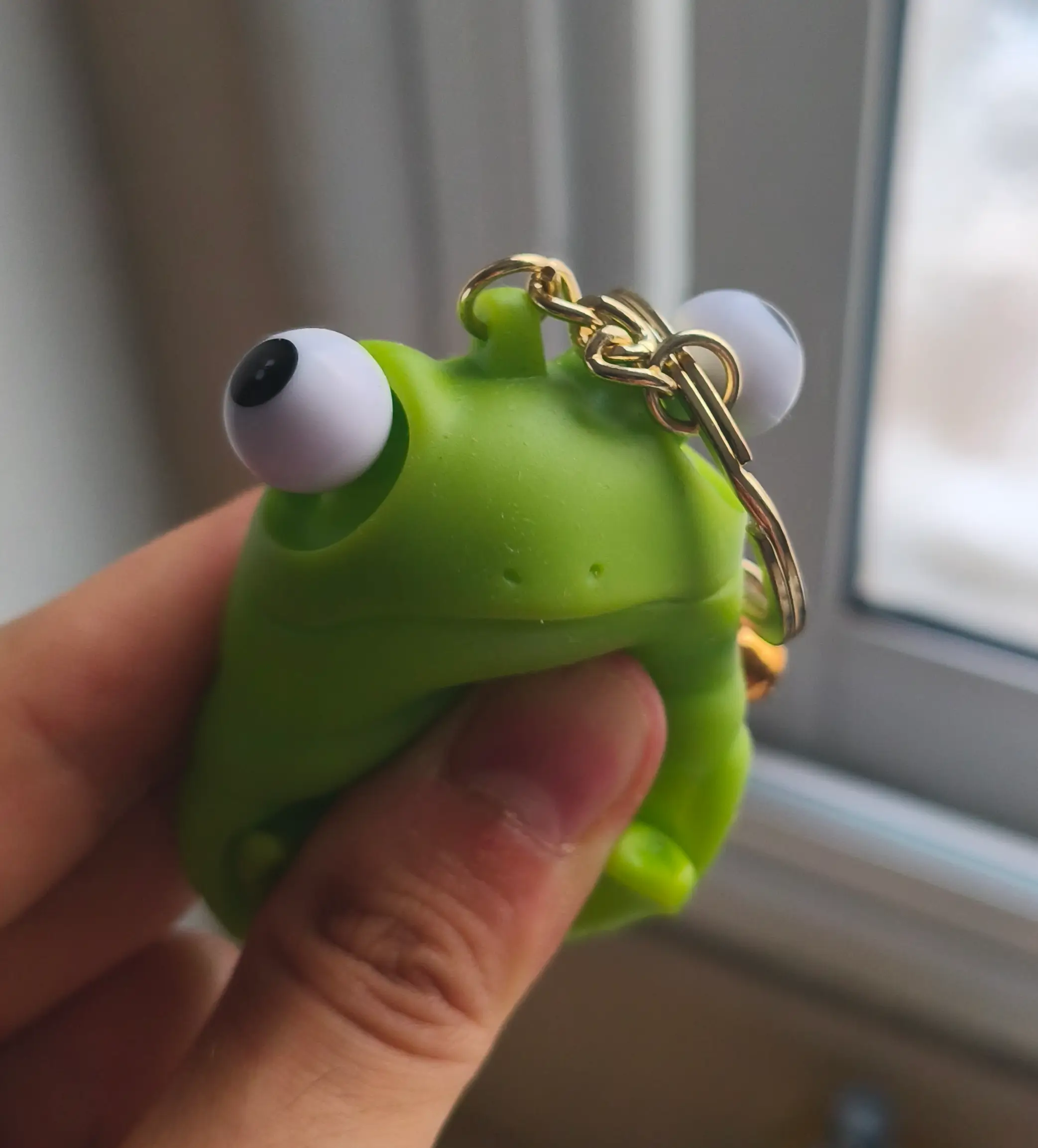 Froggie with pop-out eyes