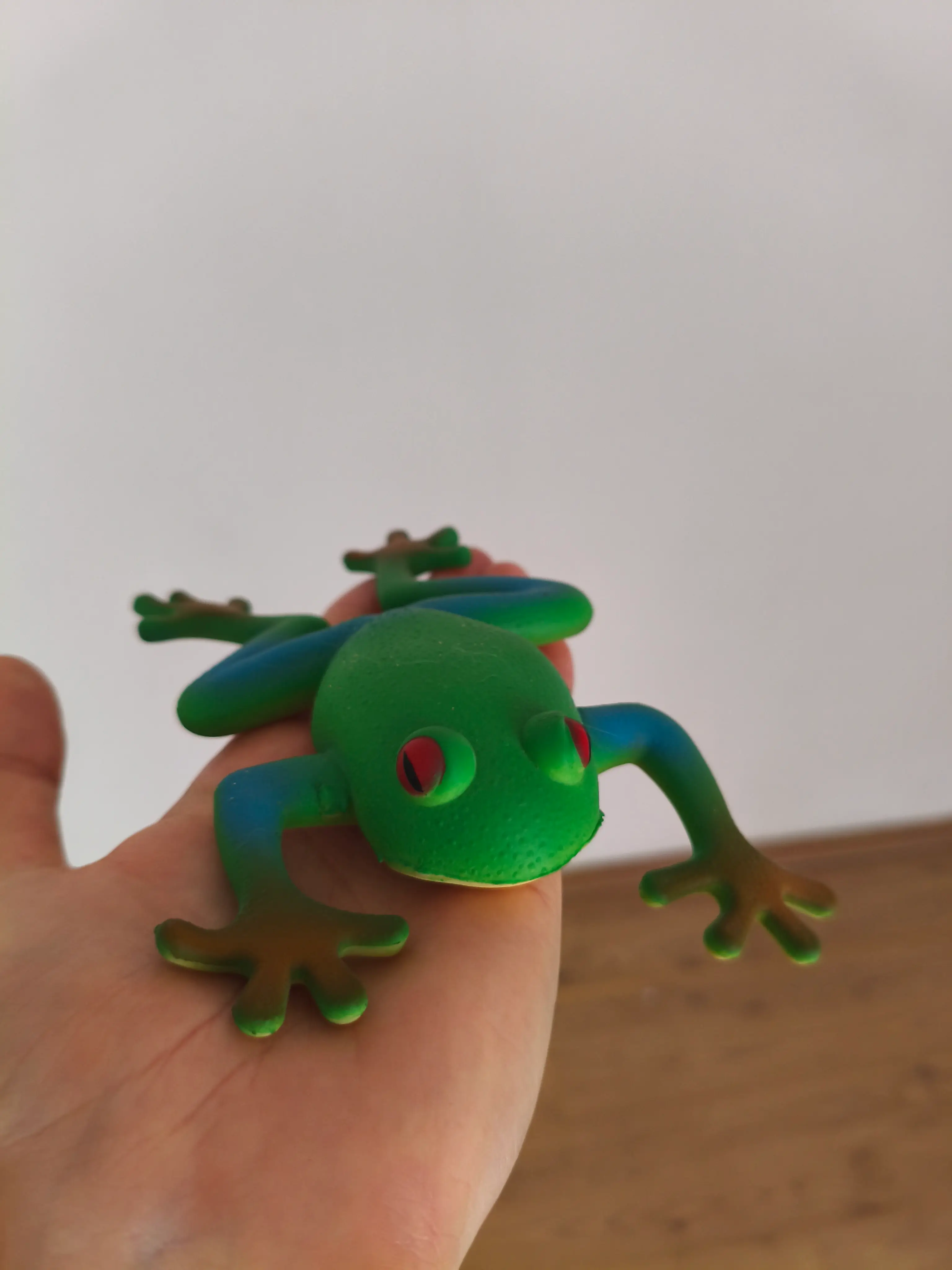 Rubber frog